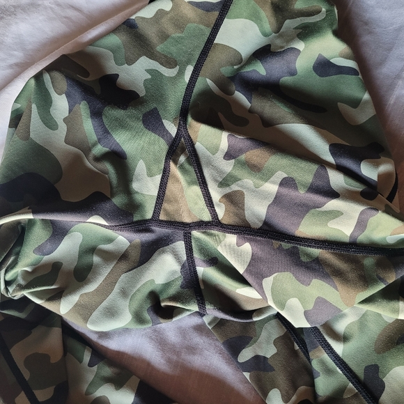 Constantly Varied Gear CVG FULL LENGTH Reversible Camo Leggings Sz Small - Picture 7 of 8